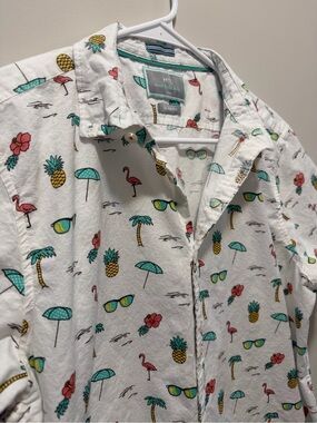 MT White Short-Sleeve Tropical Print Shirt with Teal & Pink Accents